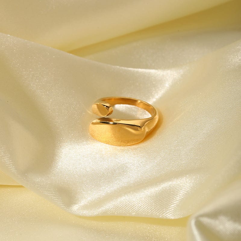 Round geometric 18k gold plated ring