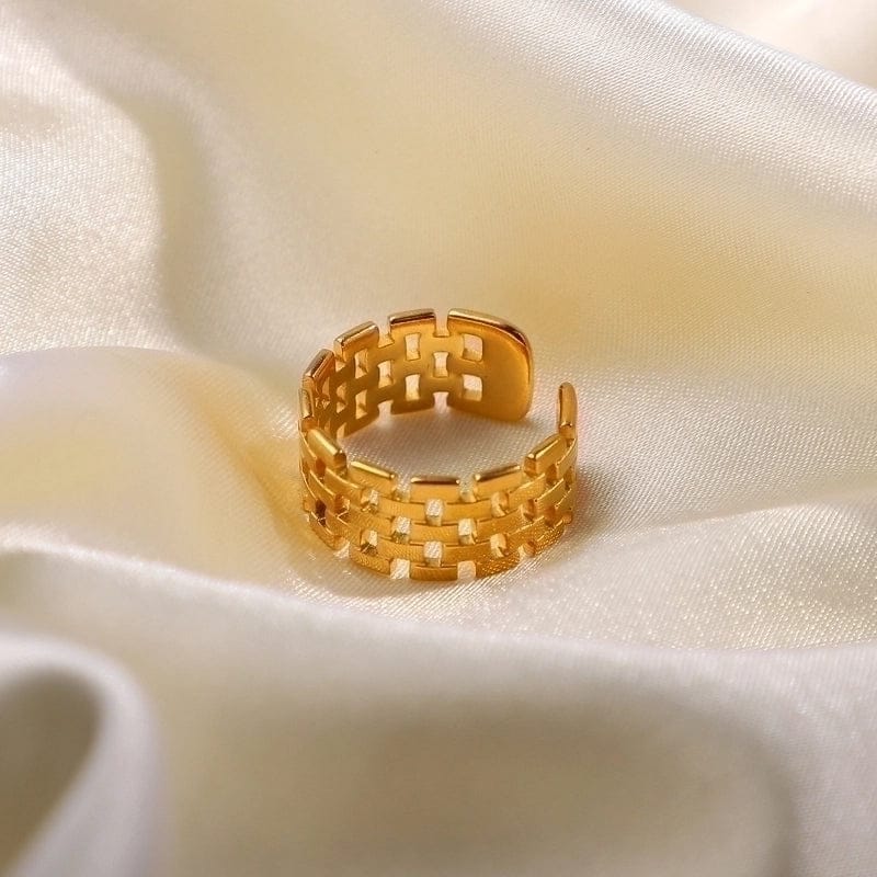 Fashion versatile 18k gold plated ring