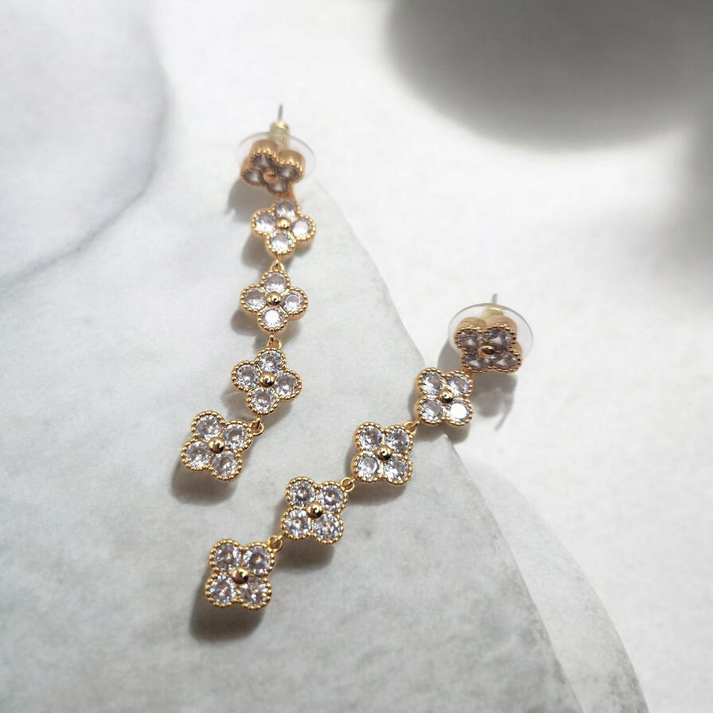 Clover drop earrings 18k gold plated