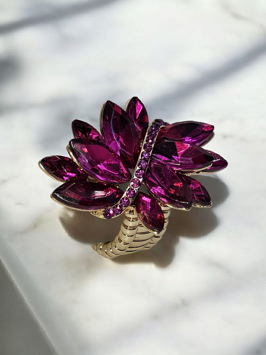 Stretchy adjustable ring